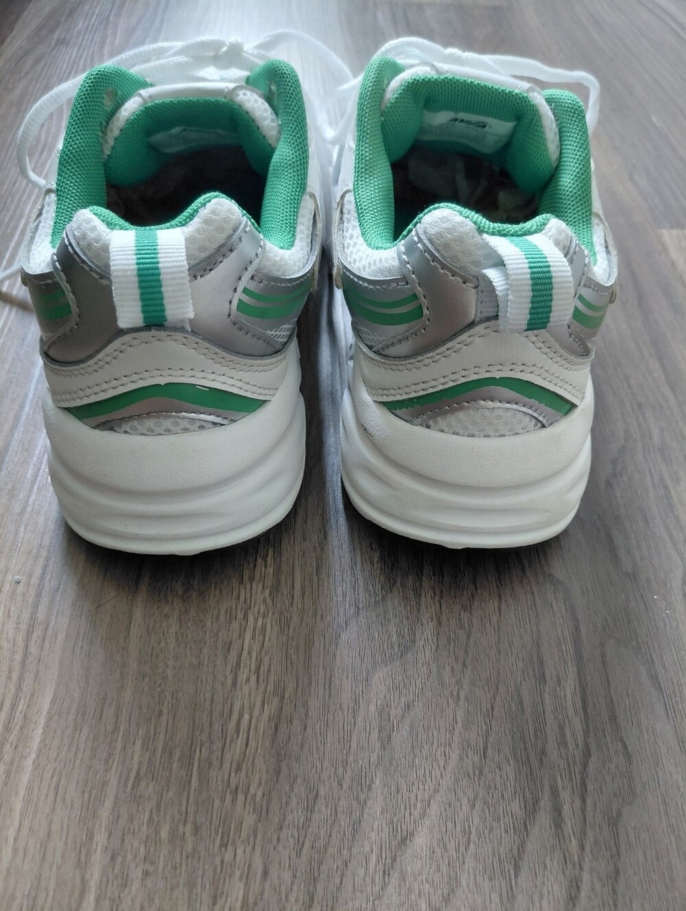 Avia White and Green Athletic Sneakers - Picture 4 of 7